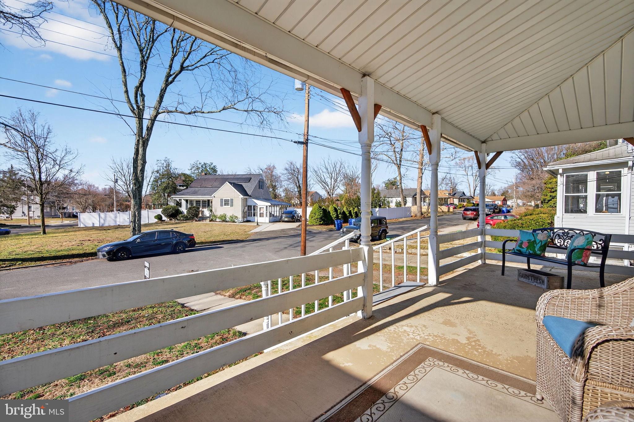 1006 CHESTNUT AVENUE