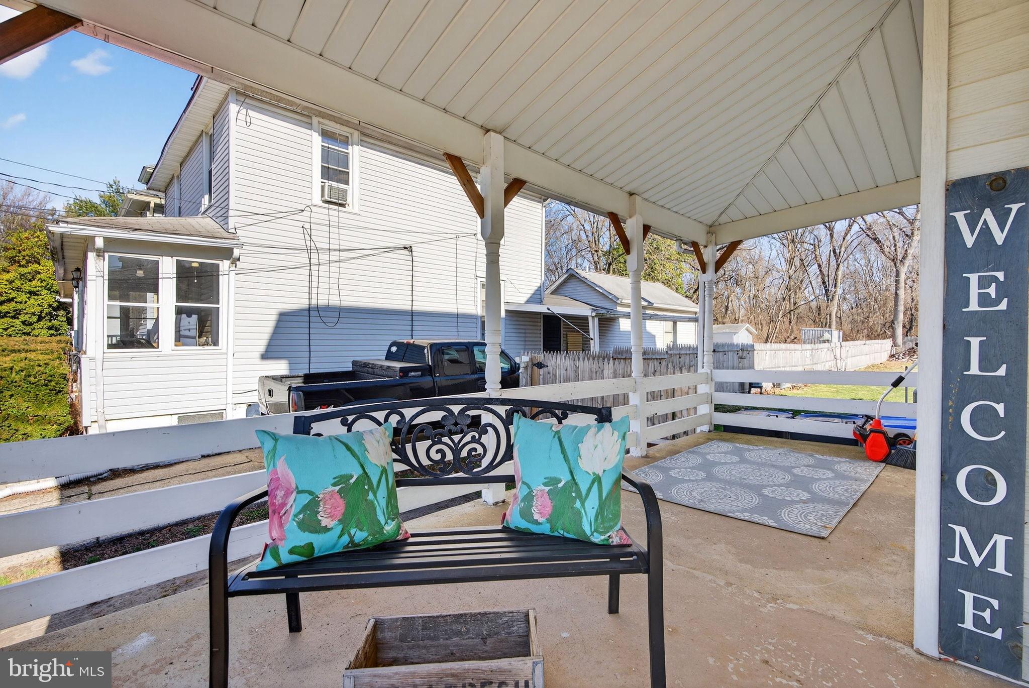 1006 CHESTNUT AVENUE