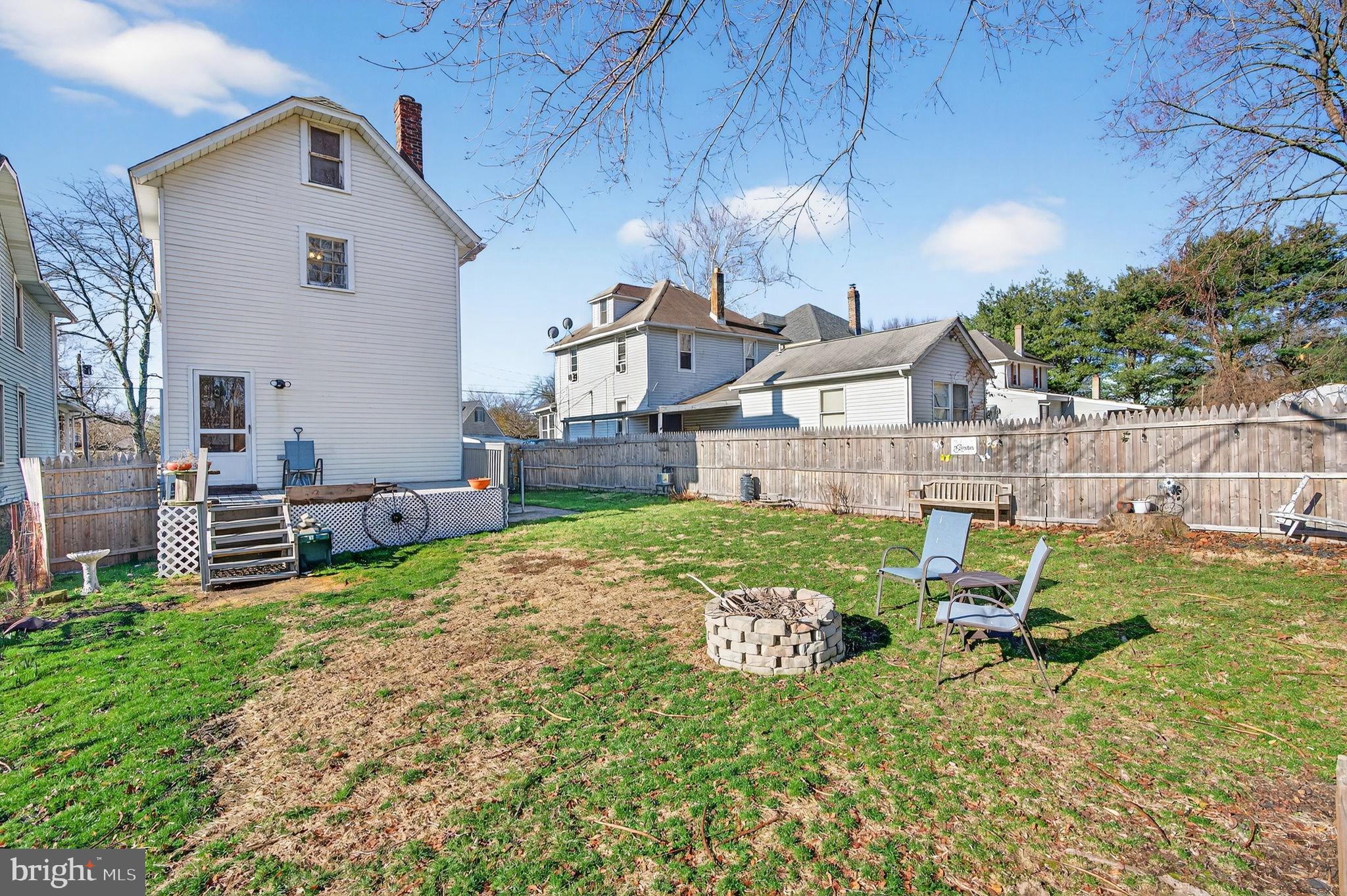 1006 CHESTNUT AVENUE