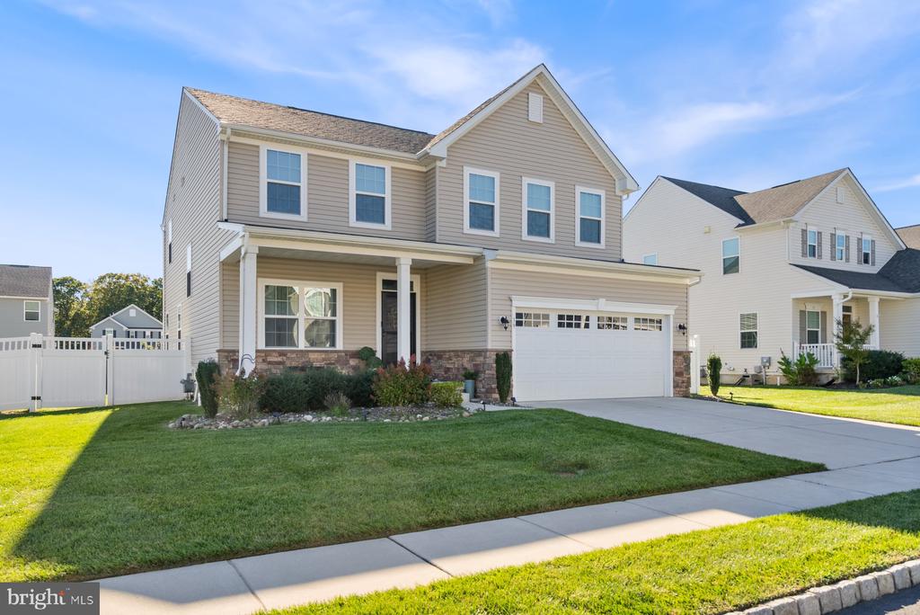 19 CIRCLE DRIVE