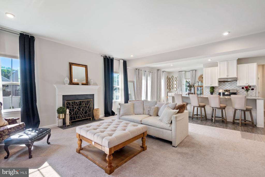 19 CIRCLE DRIVE