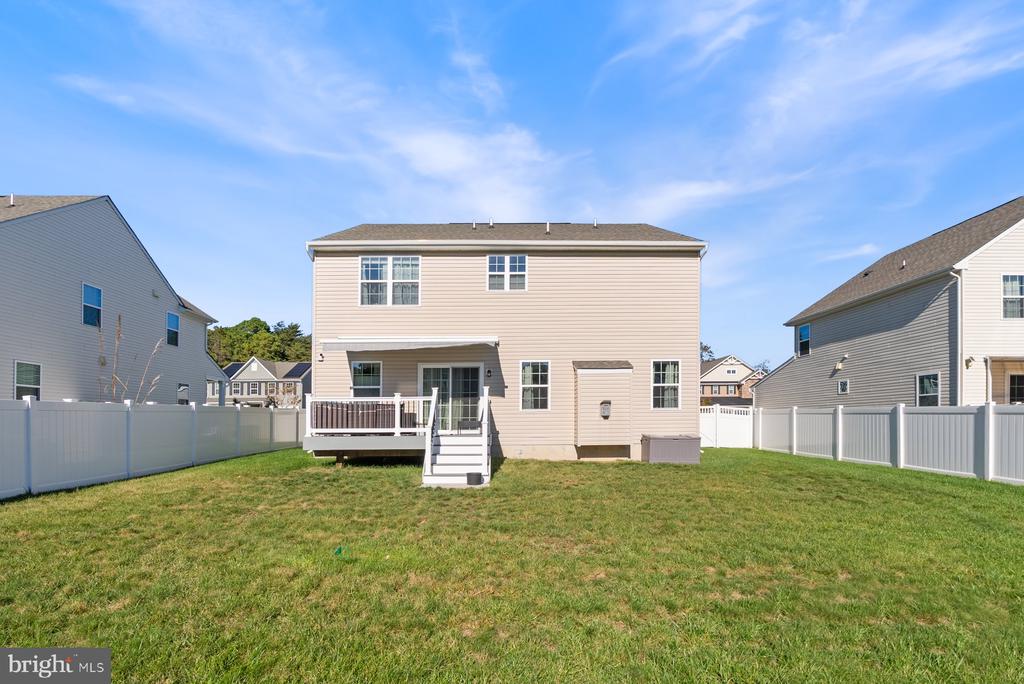 19 CIRCLE DRIVE