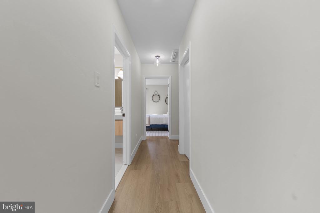 1733 LARK LANE