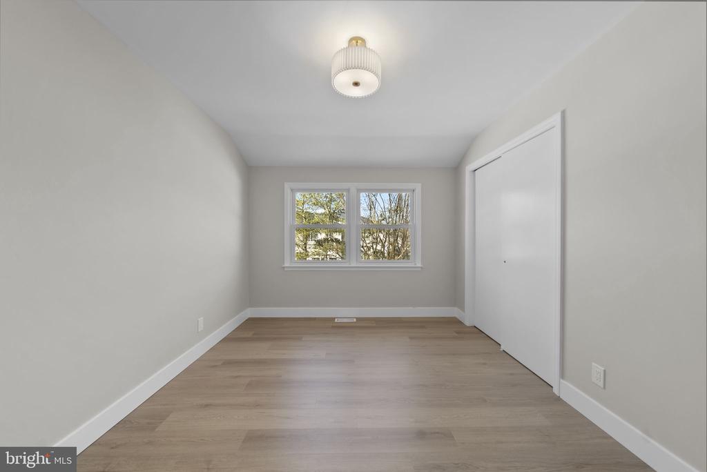 1733 LARK LANE