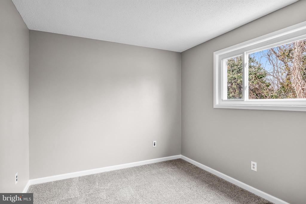 10 GLENWOOD DRIVE