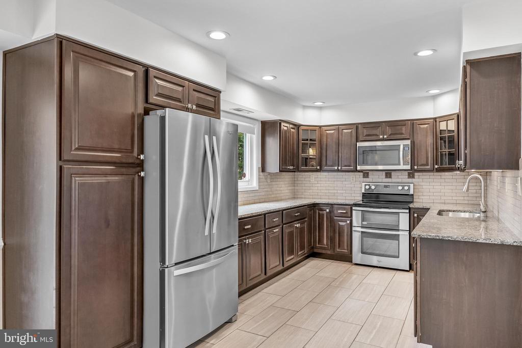 10 GLENWOOD DRIVE