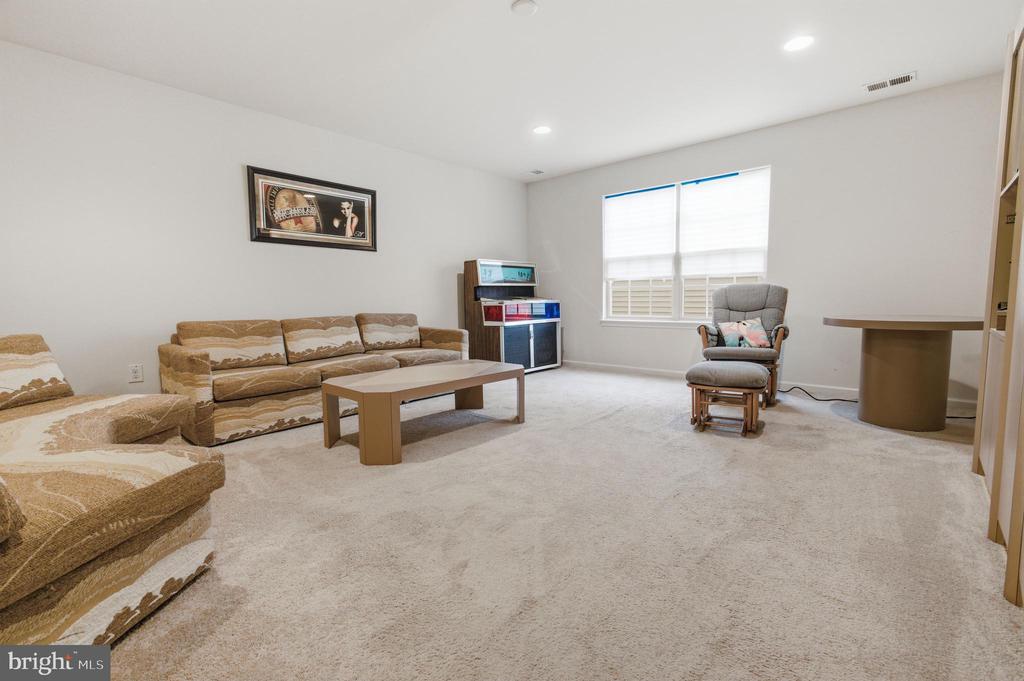 28 GAINSBORO DRIVE
