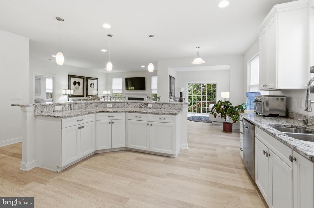 28 GAINSBORO DRIVE