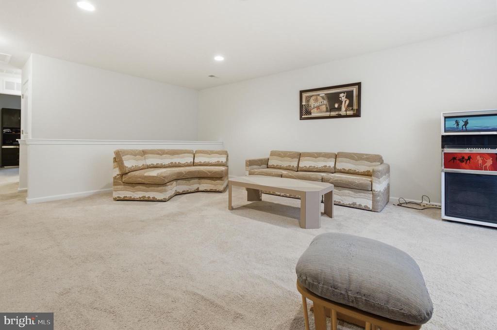 28 GAINSBORO DRIVE