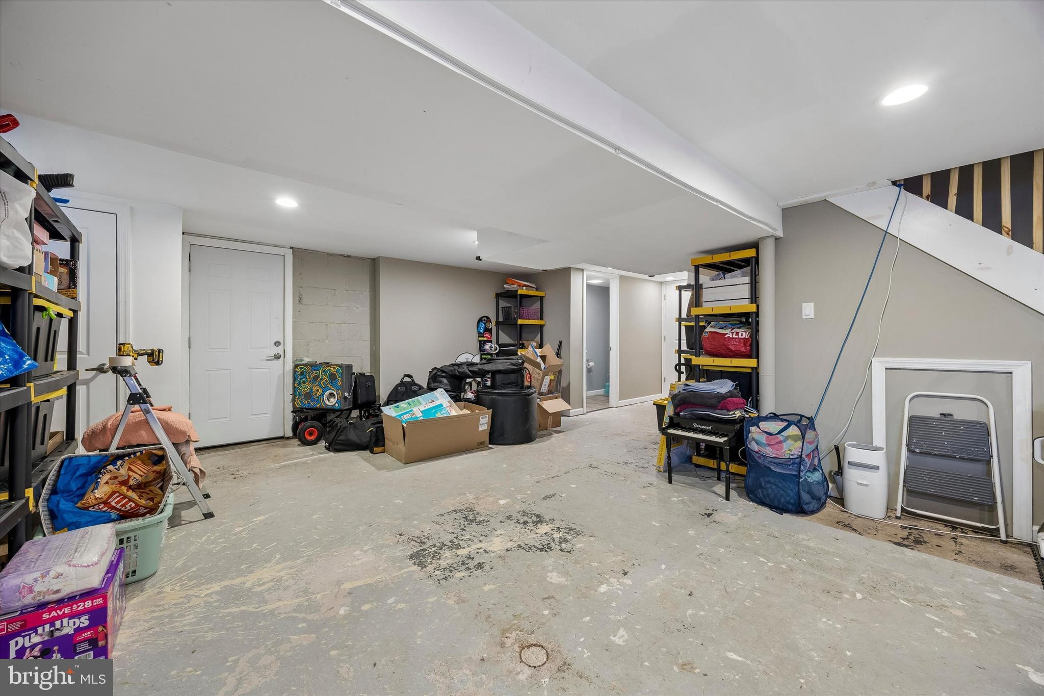 23 STATION AVENUE