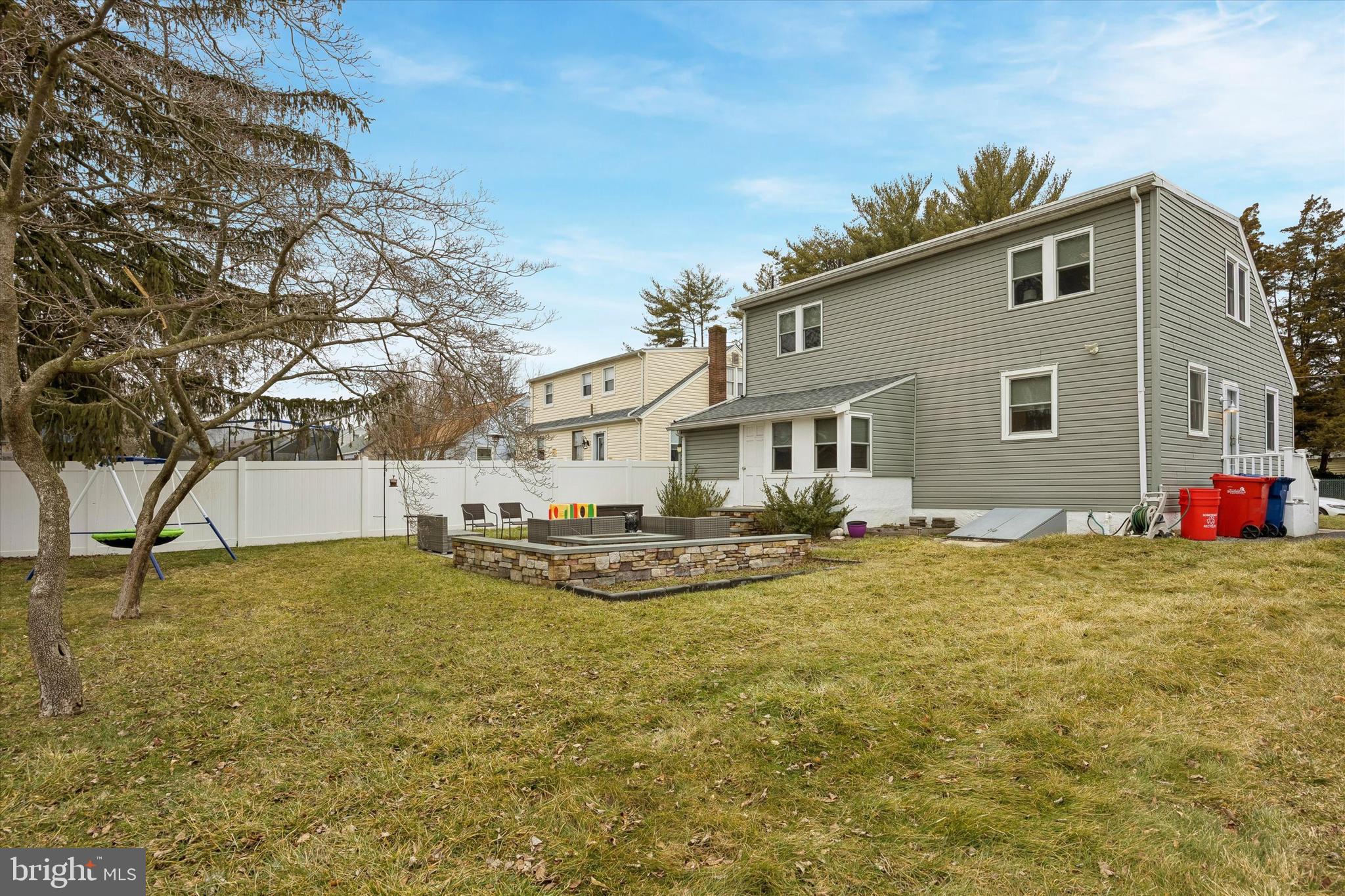 23 STATION AVENUE
