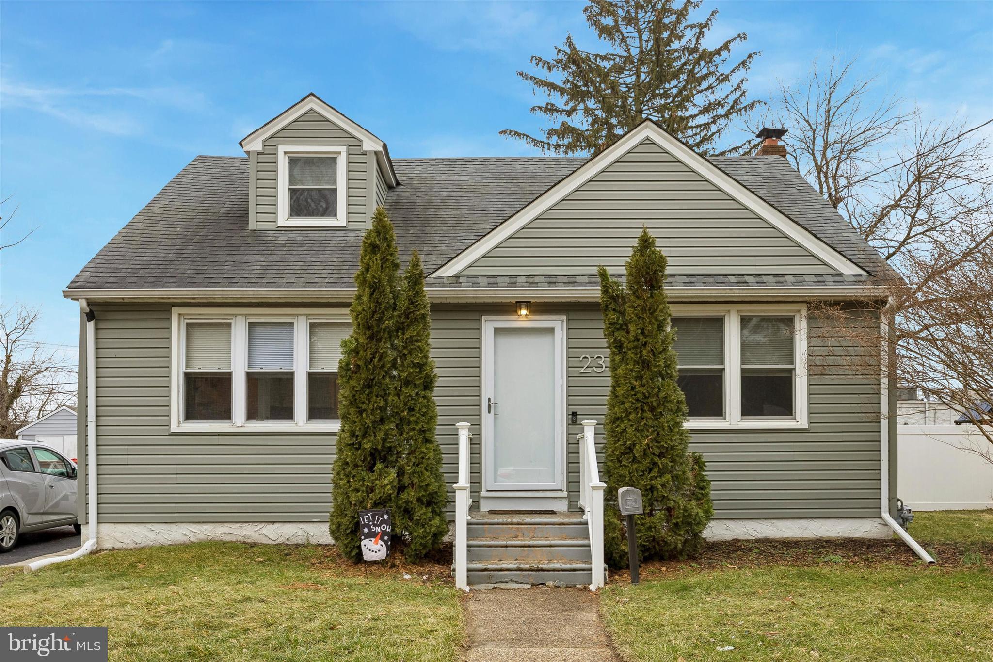 23 STATION AVENUE