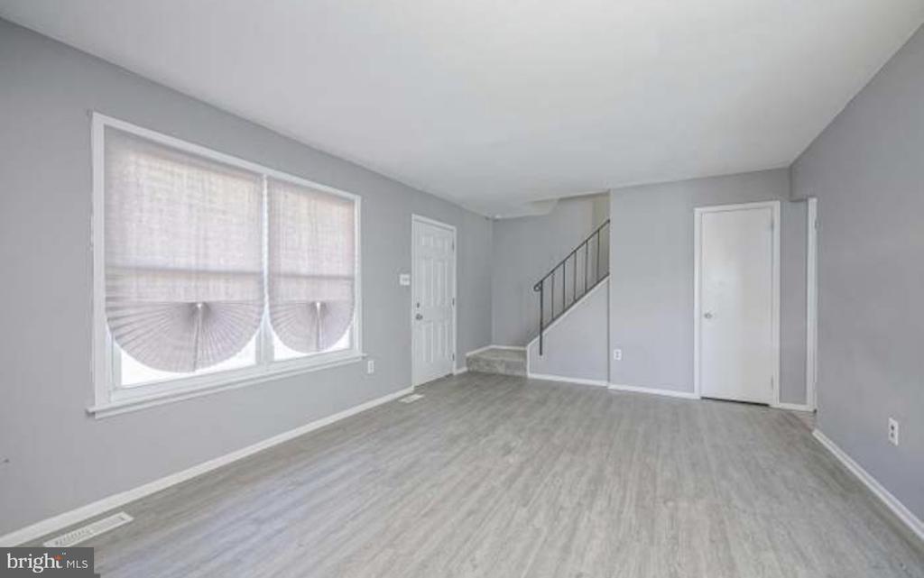 7 LYRIC COURT