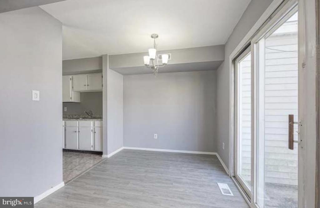 7 LYRIC COURT
