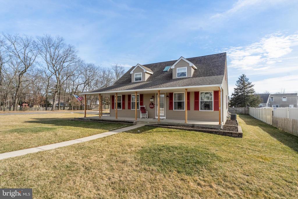2212 KINGSFORD LANE