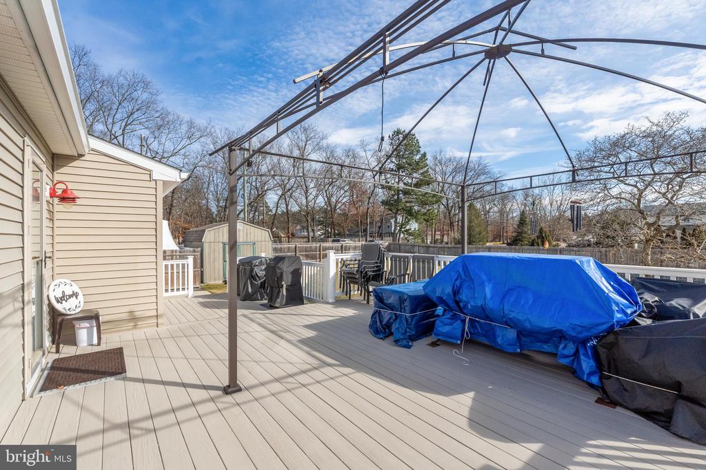 2212 KINGSFORD LANE