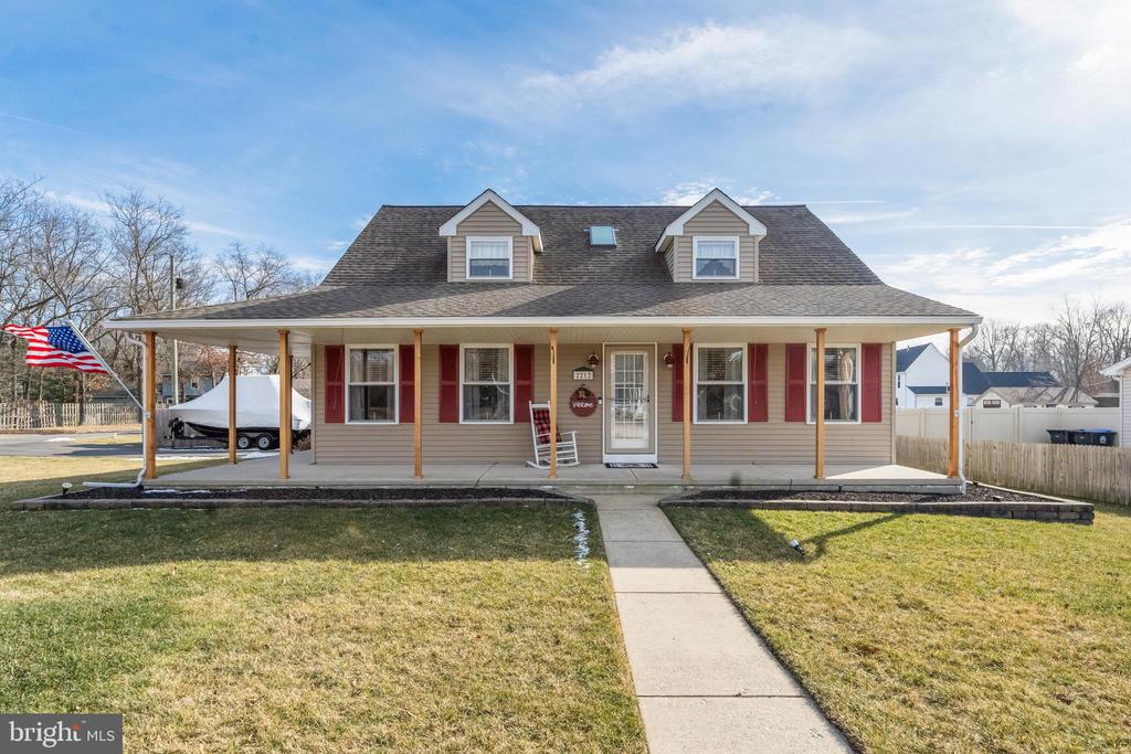 2212 KINGSFORD LANE