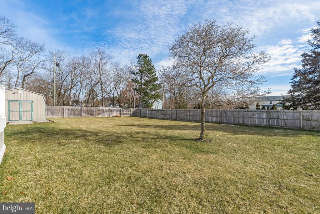 2212 KINGSFORD LANE