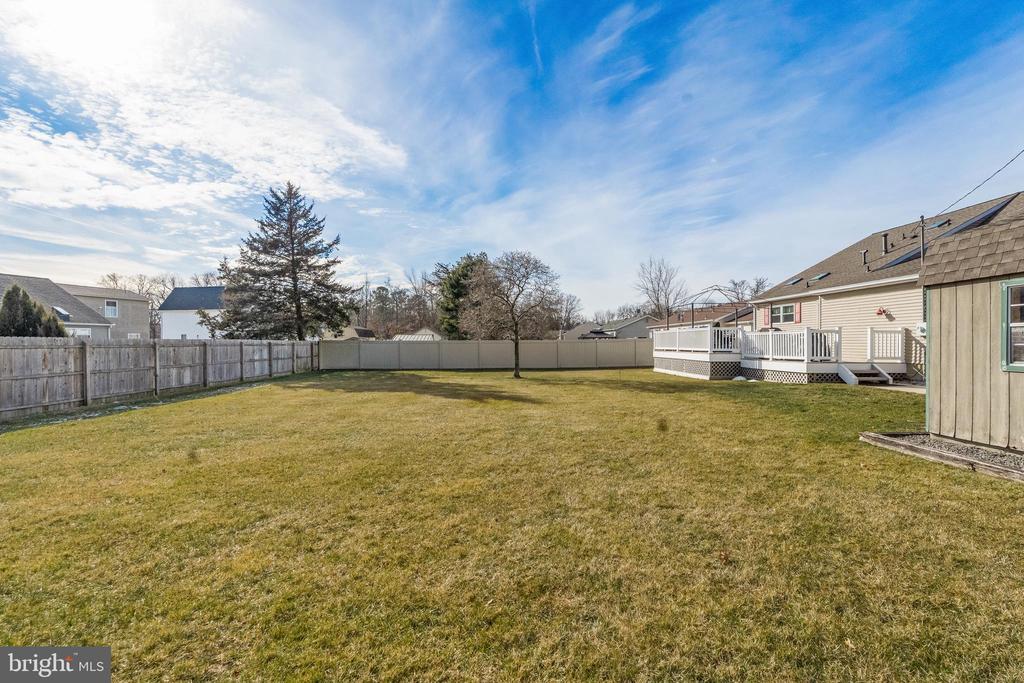 2212 KINGSFORD LANE