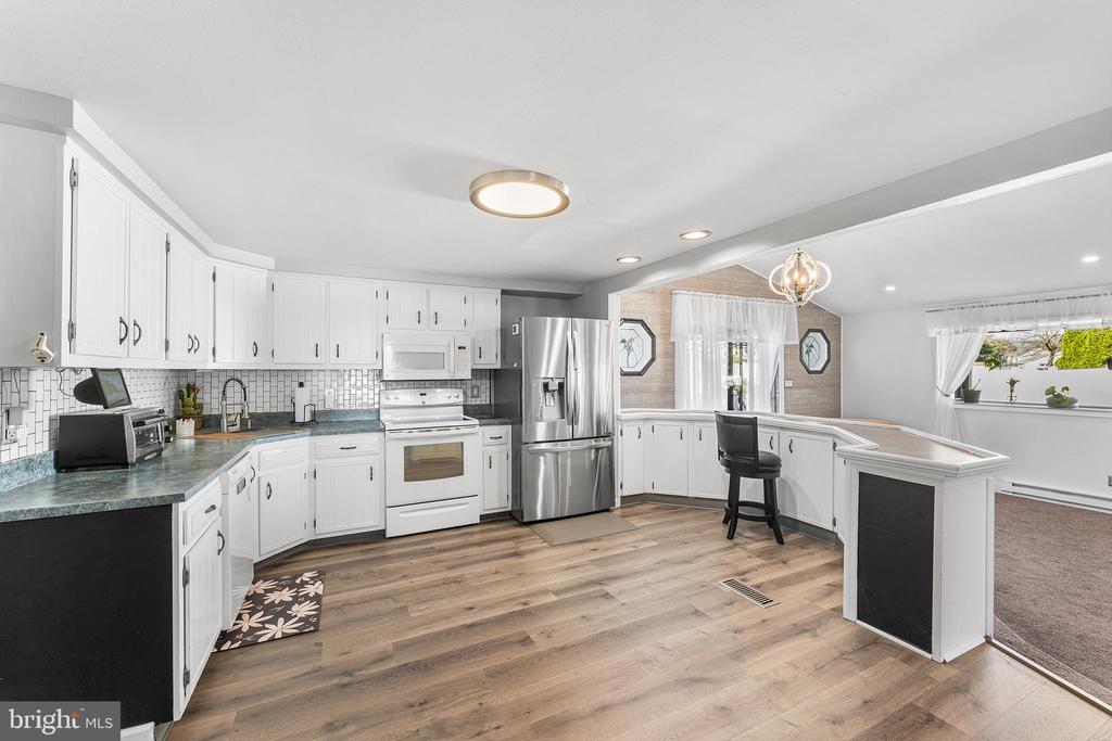8201 WEYMOUTH DRIVE