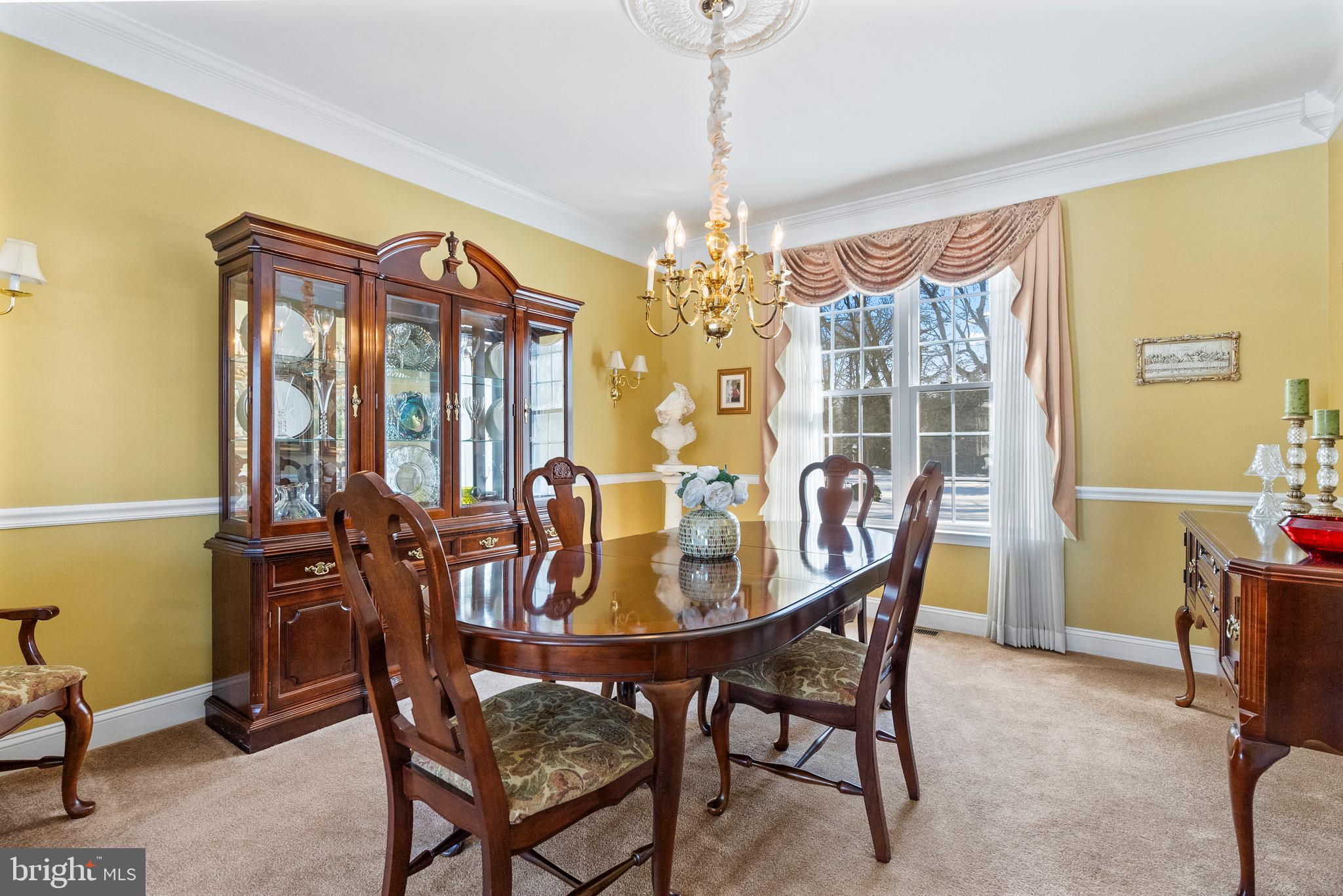 10 LAUREL WOOD COURT