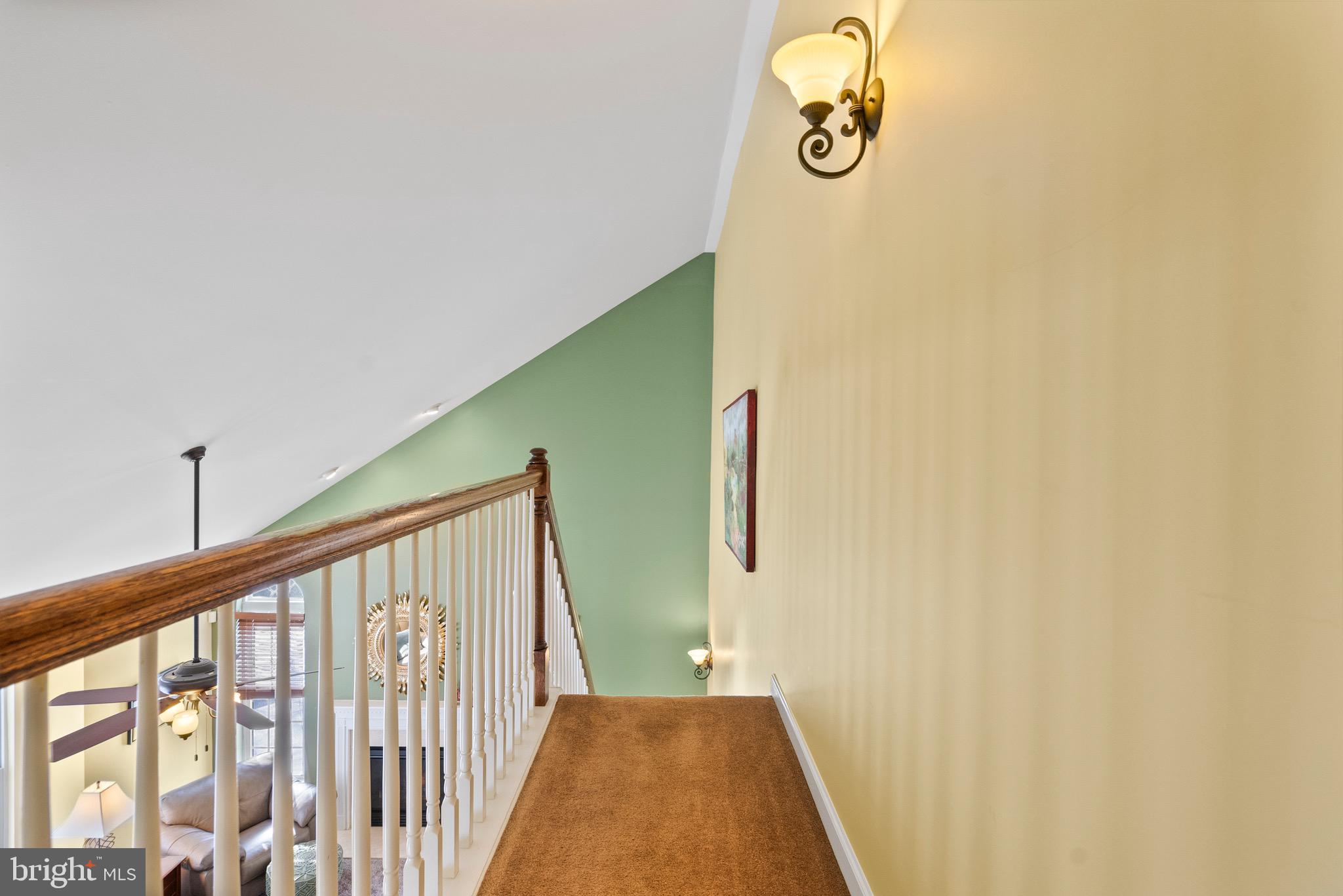 10 LAUREL WOOD COURT