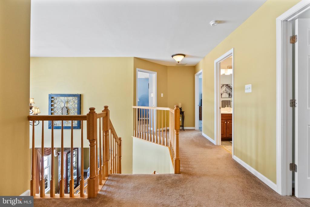 10 LAUREL WOOD COURT