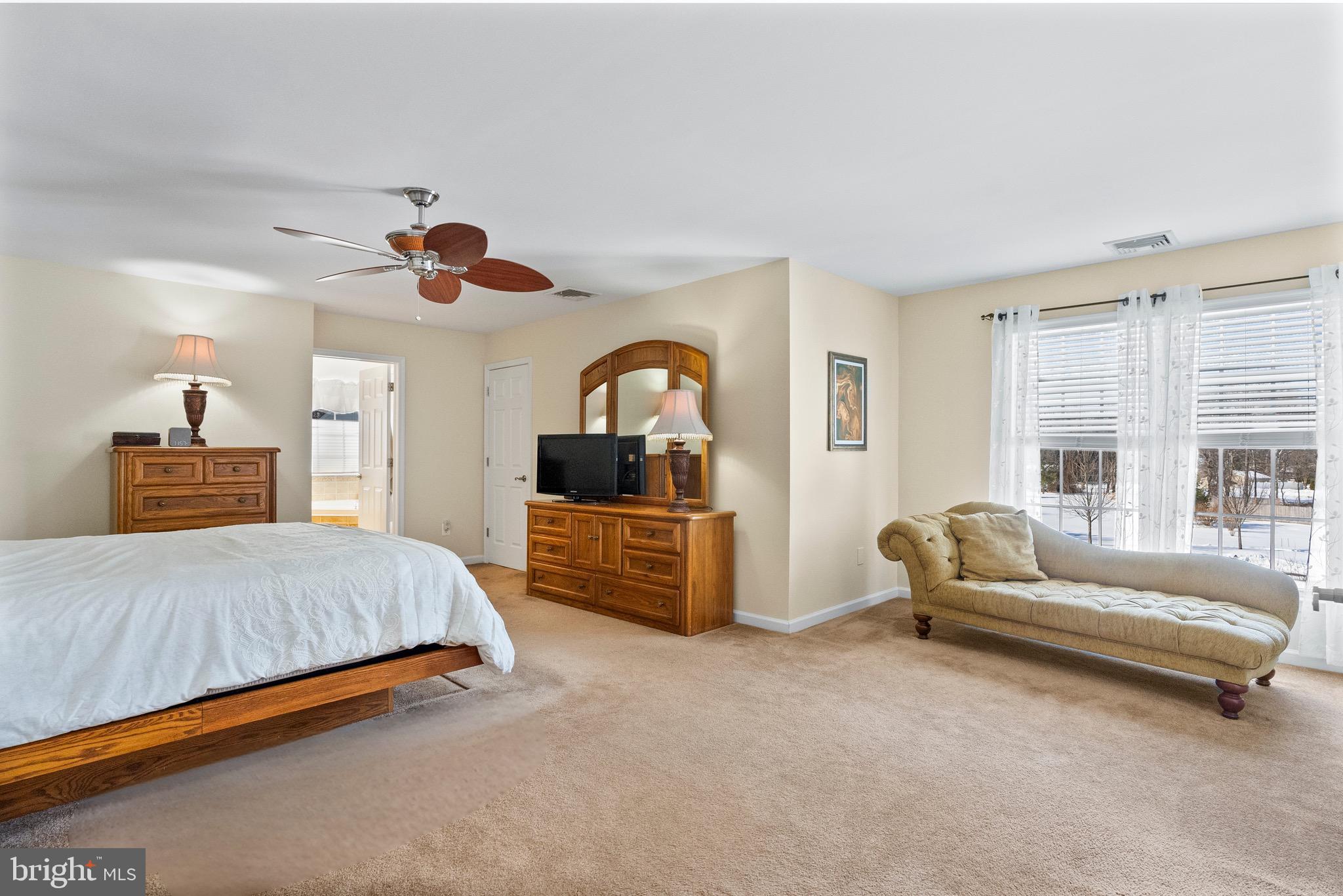 10 LAUREL WOOD COURT
