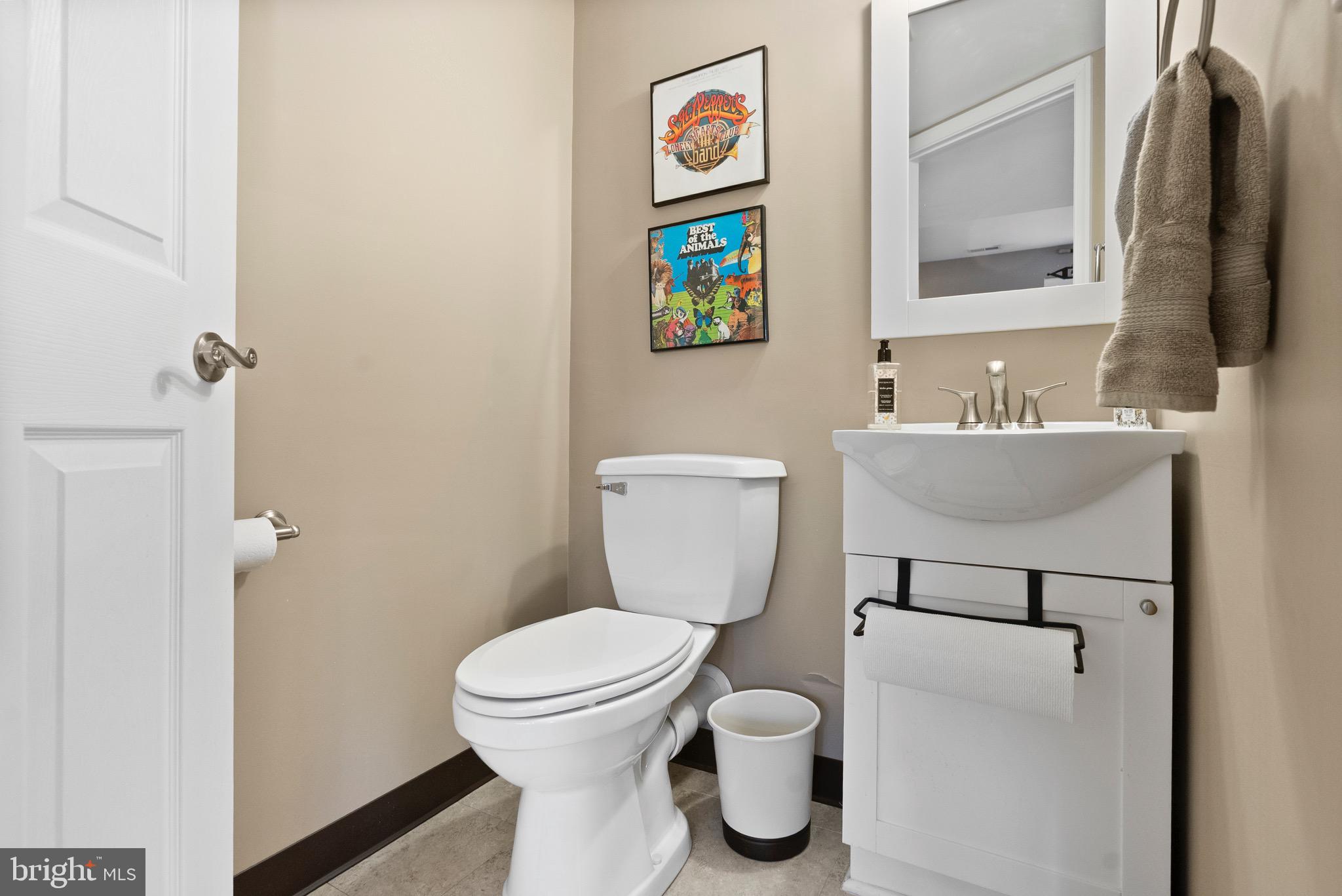 10 LAUREL WOOD COURT