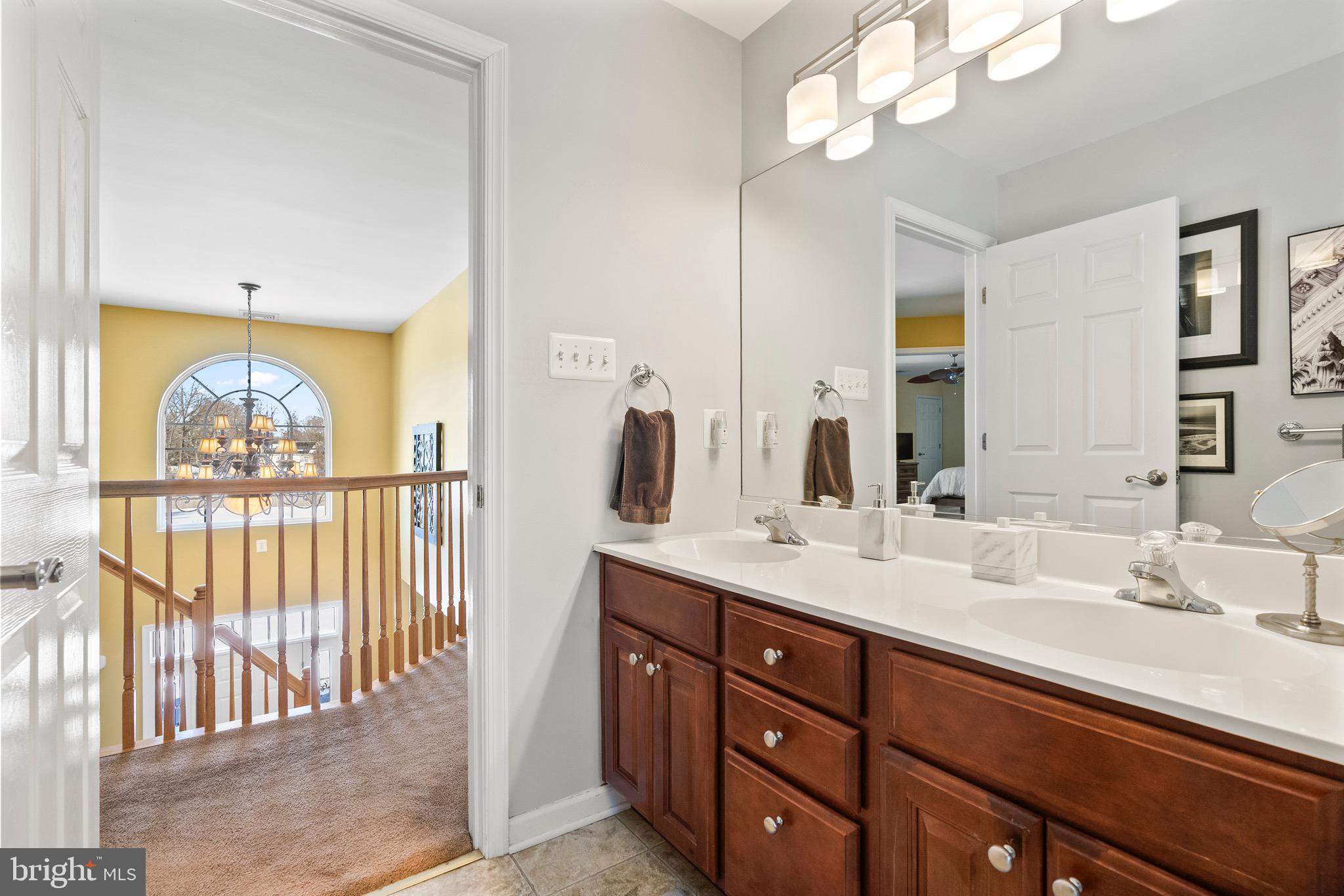 10 LAUREL WOOD COURT