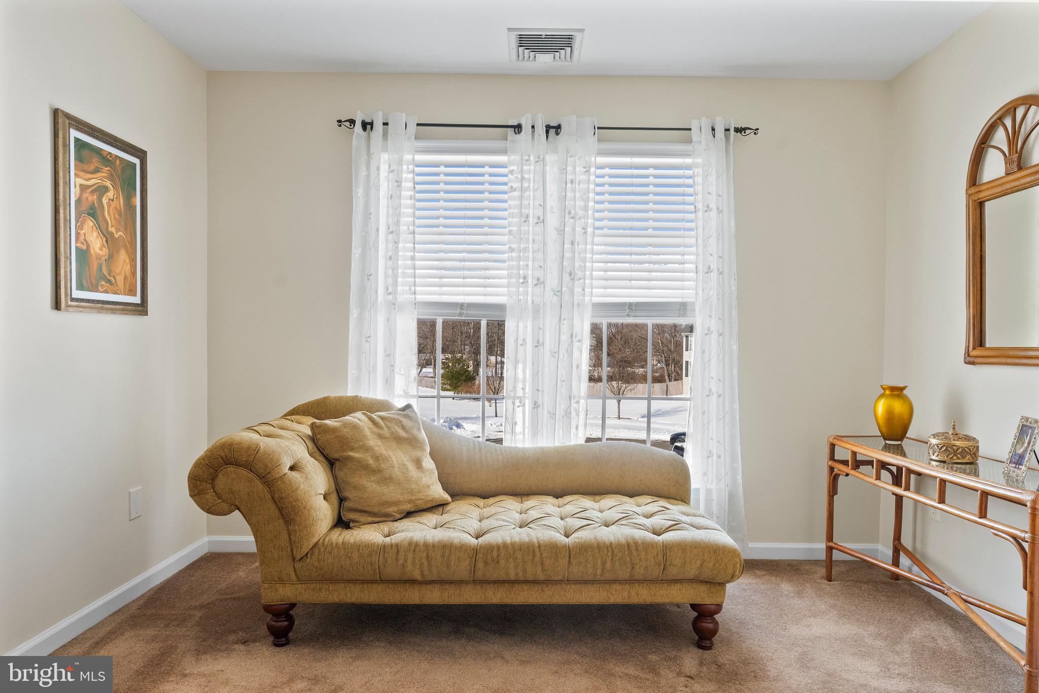 10 LAUREL WOOD COURT