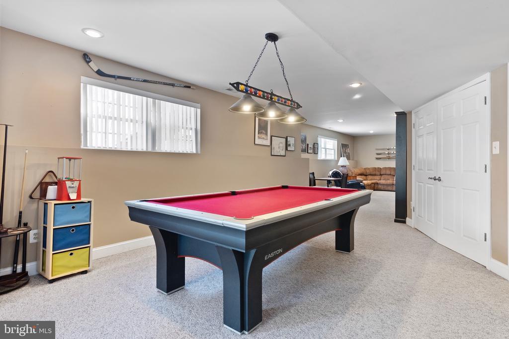 10 LAUREL WOOD COURT