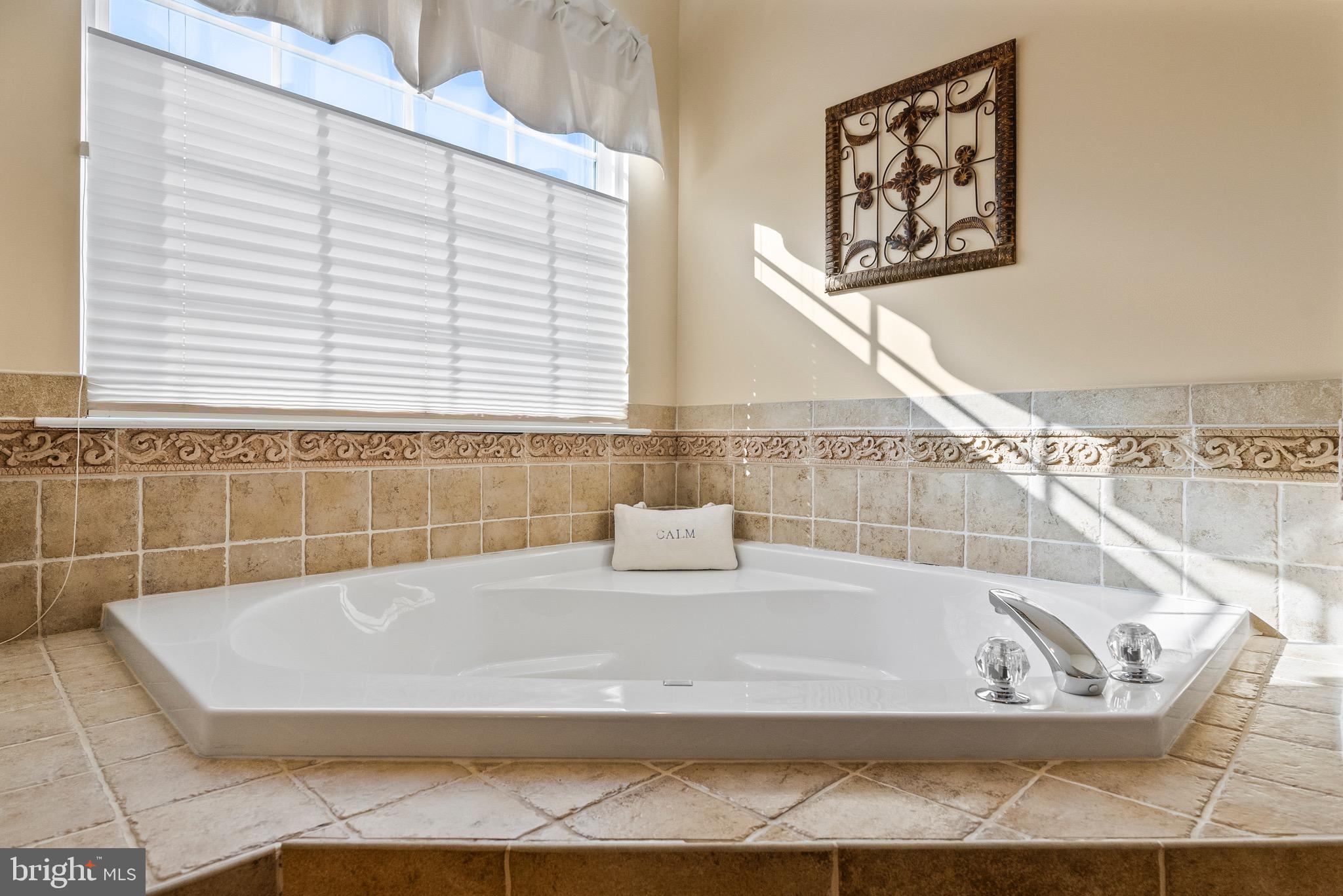 10 LAUREL WOOD COURT