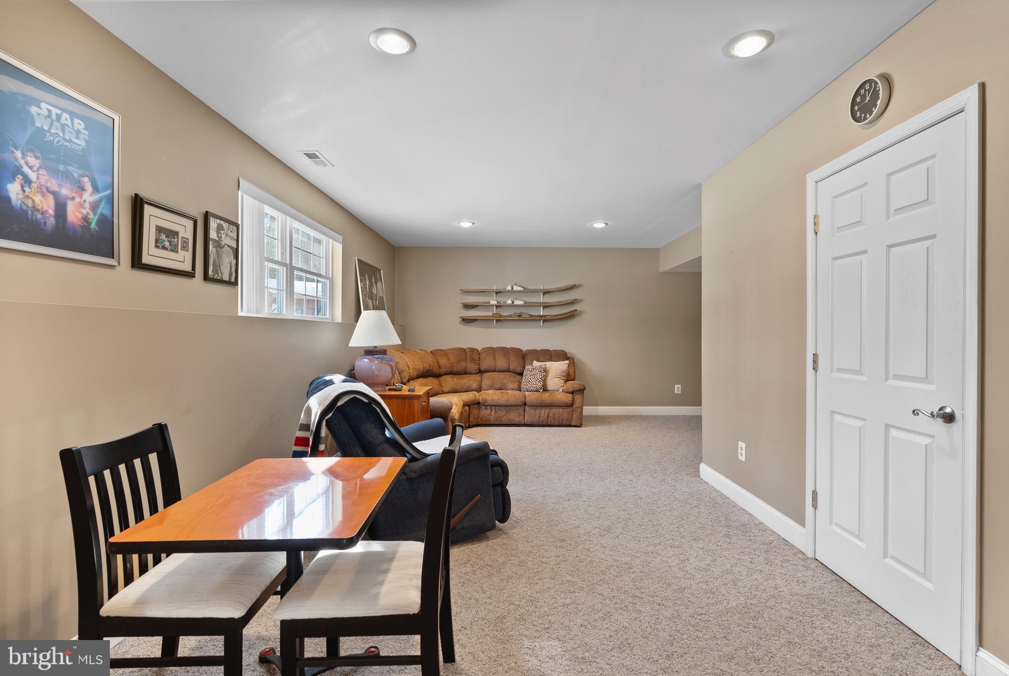 10 LAUREL WOOD COURT