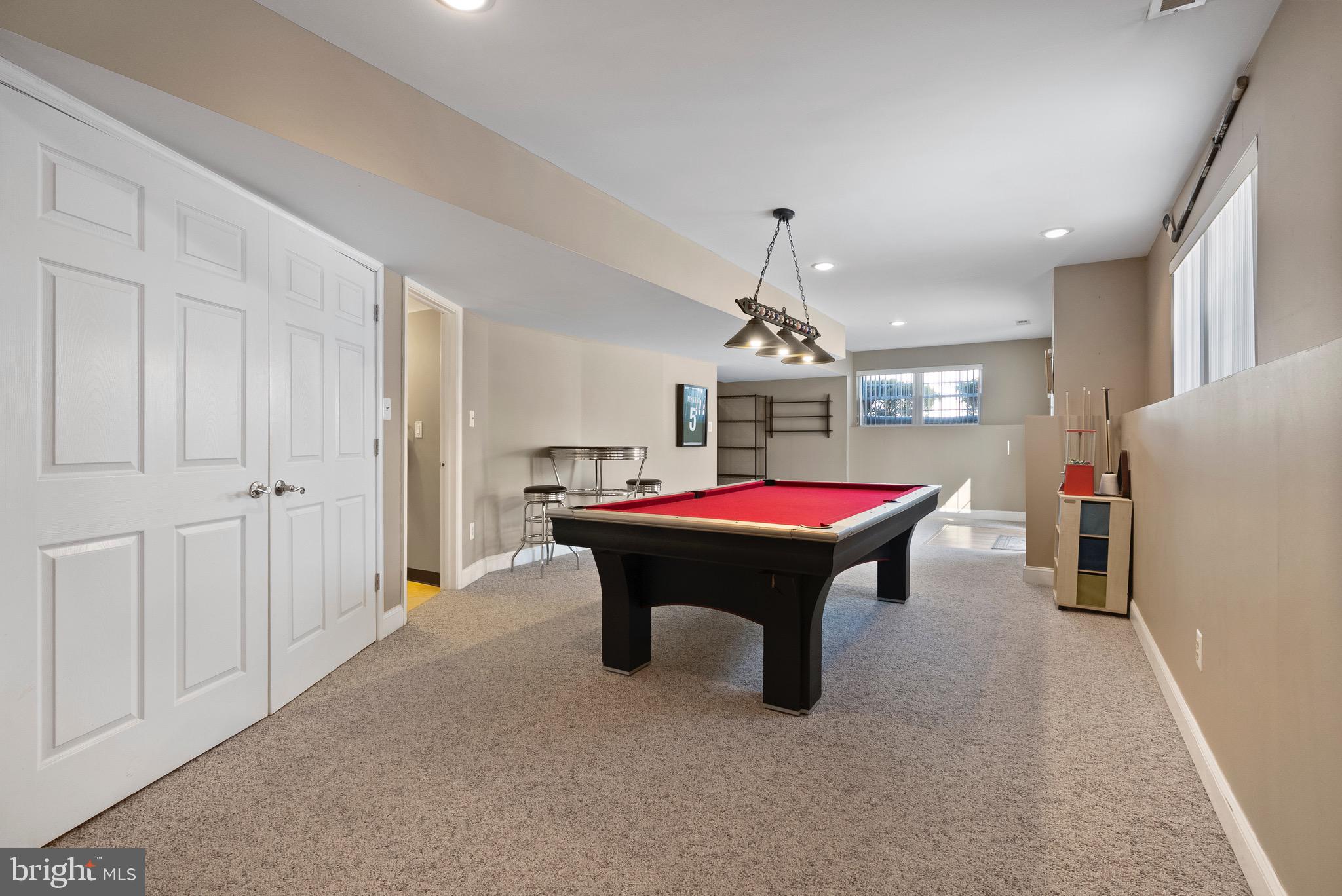 10 LAUREL WOOD COURT