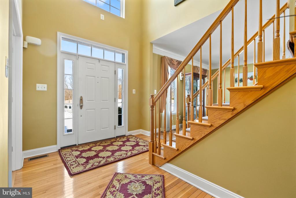 10 LAUREL WOOD COURT