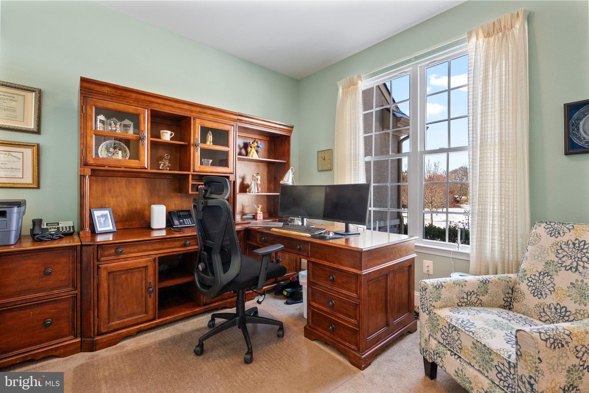 10 LAUREL WOOD COURT