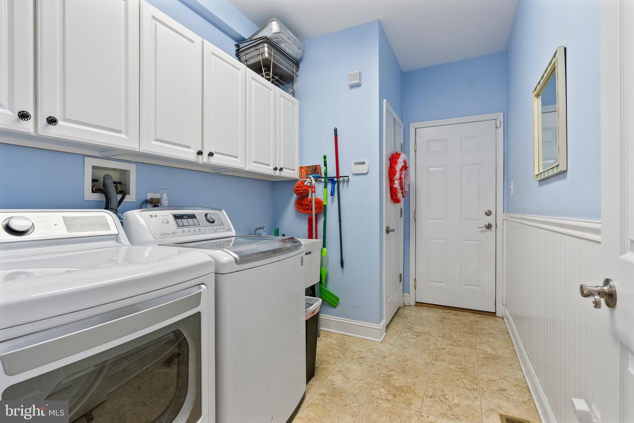 10 LAUREL WOOD COURT