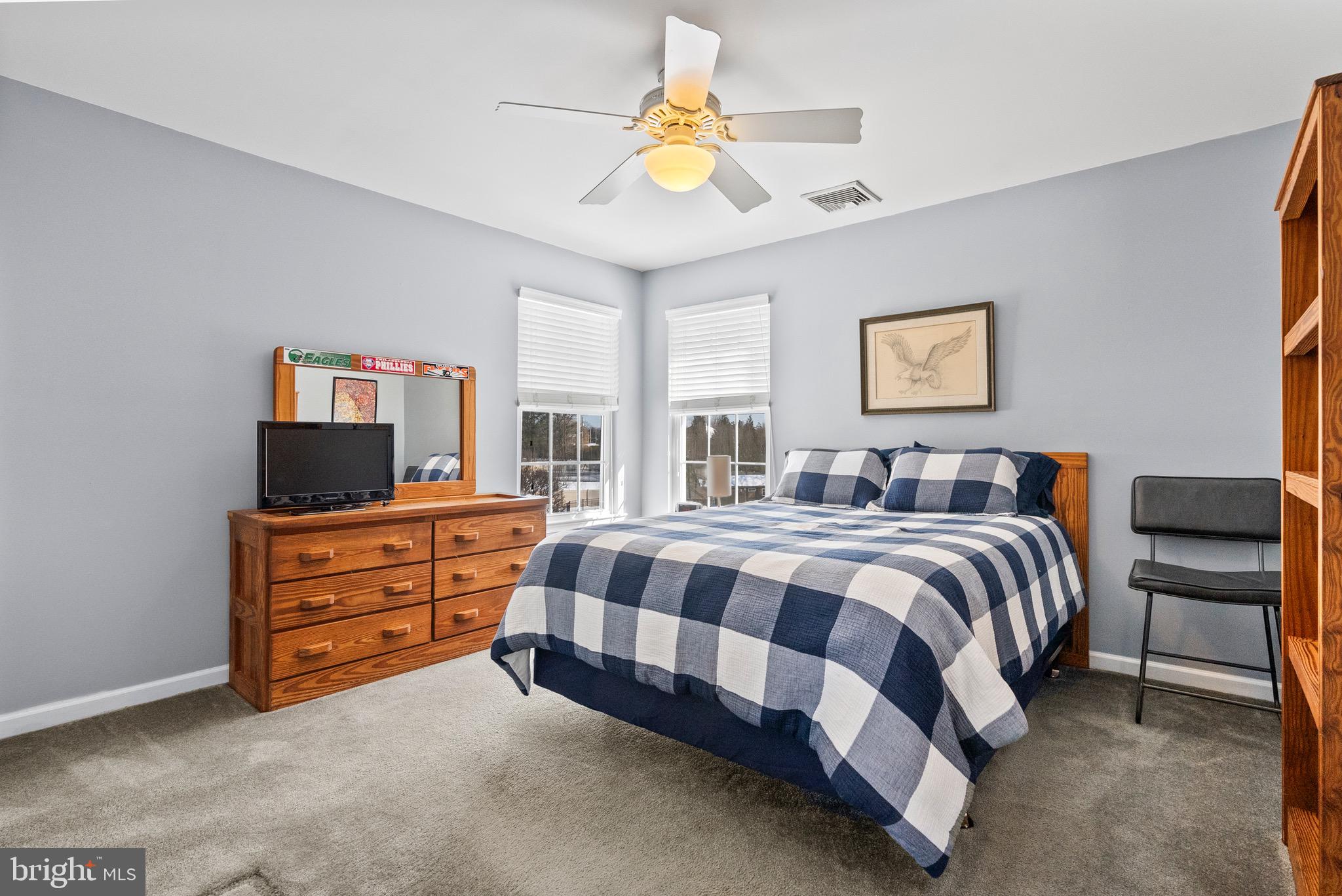 10 LAUREL WOOD COURT