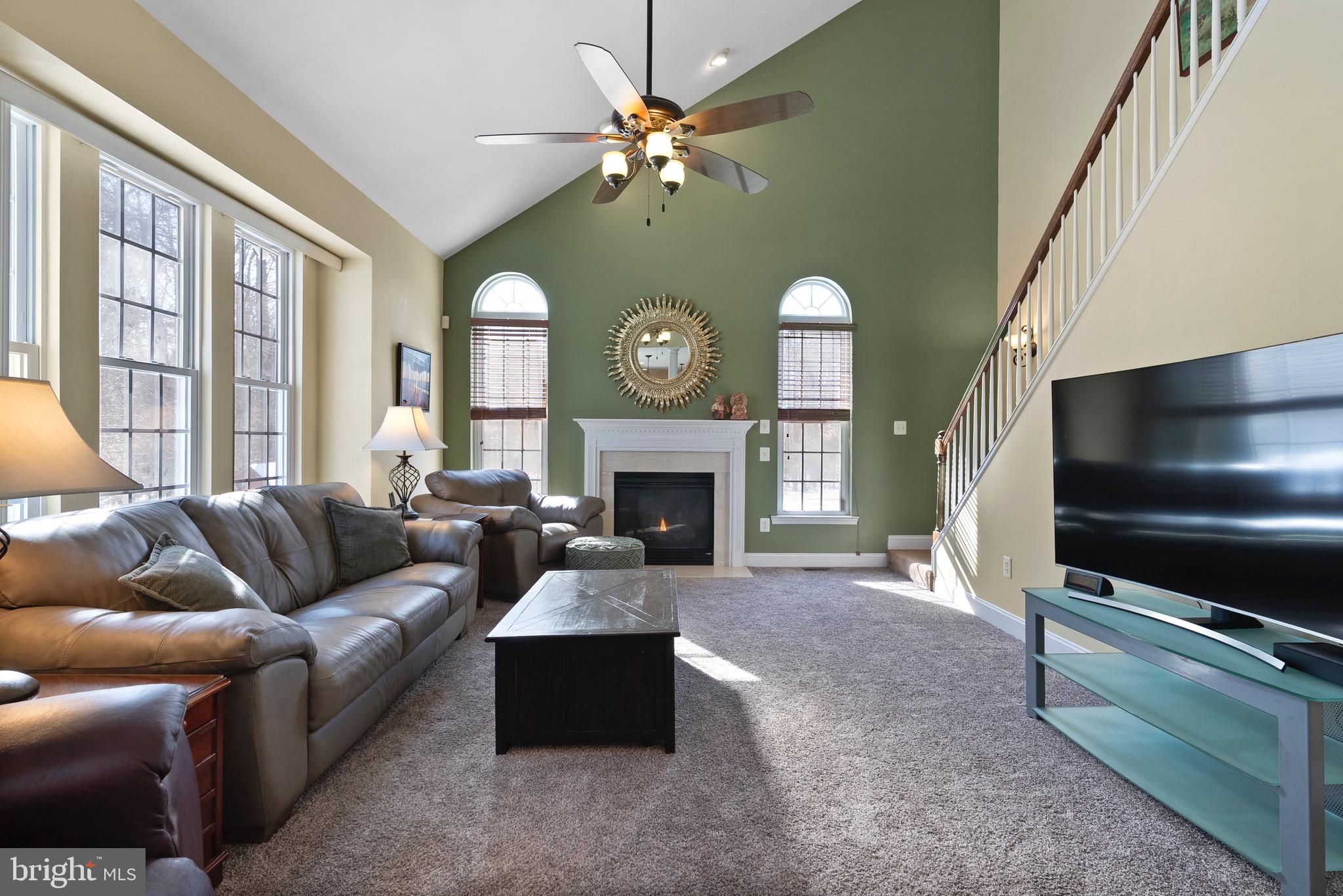 10 LAUREL WOOD COURT