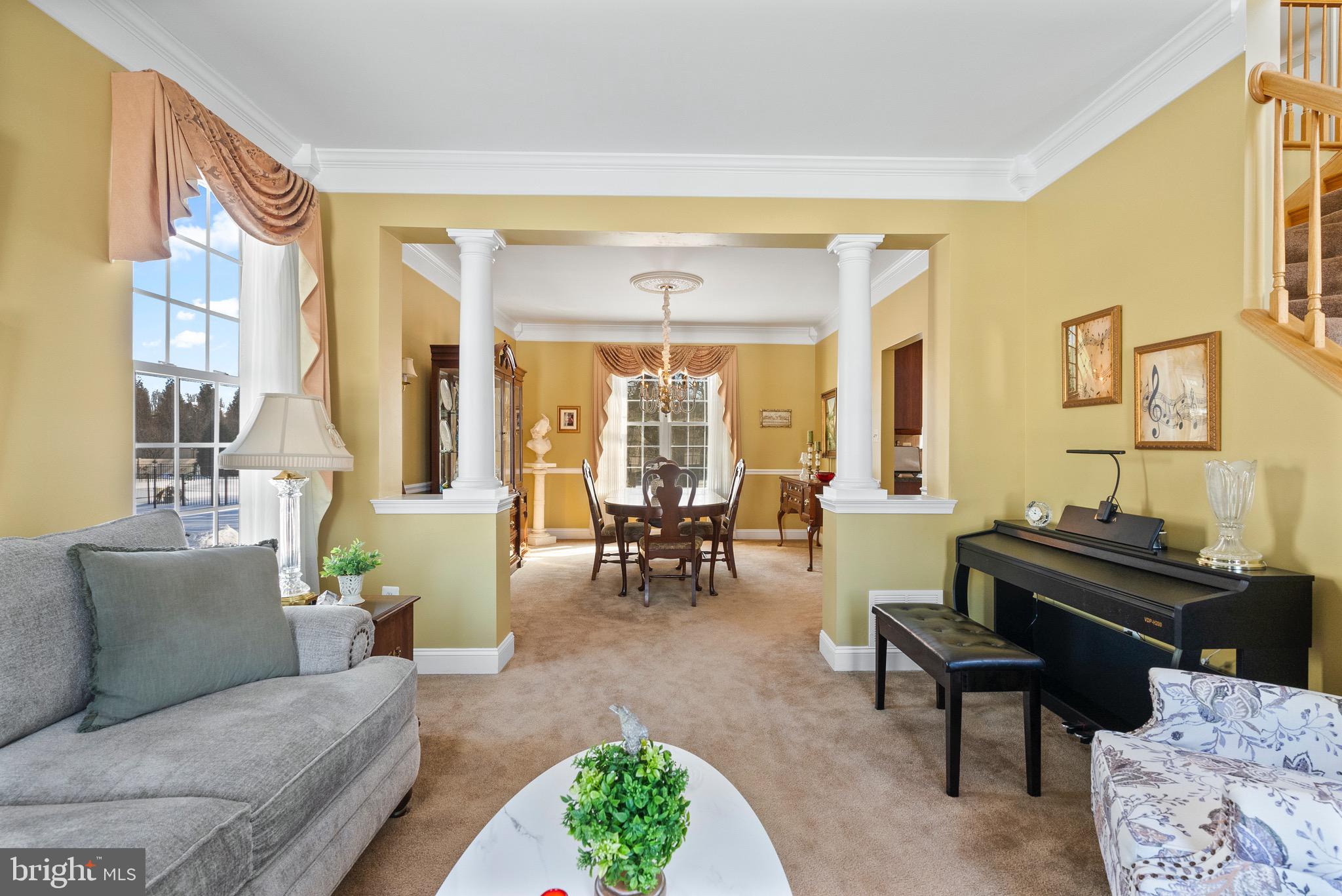 10 LAUREL WOOD COURT