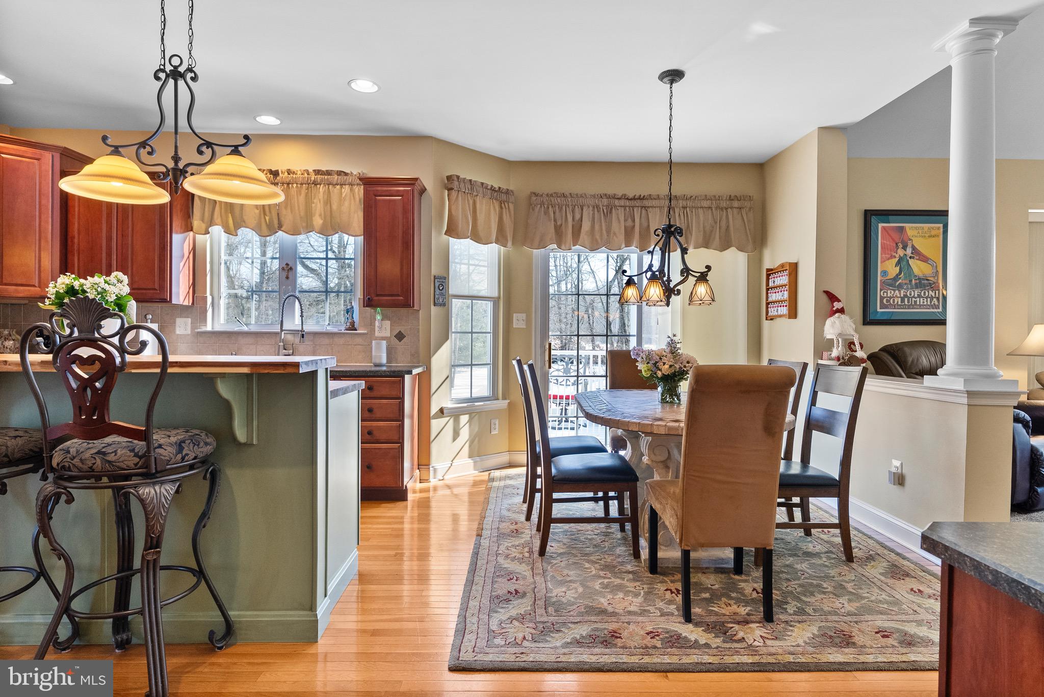 10 LAUREL WOOD COURT