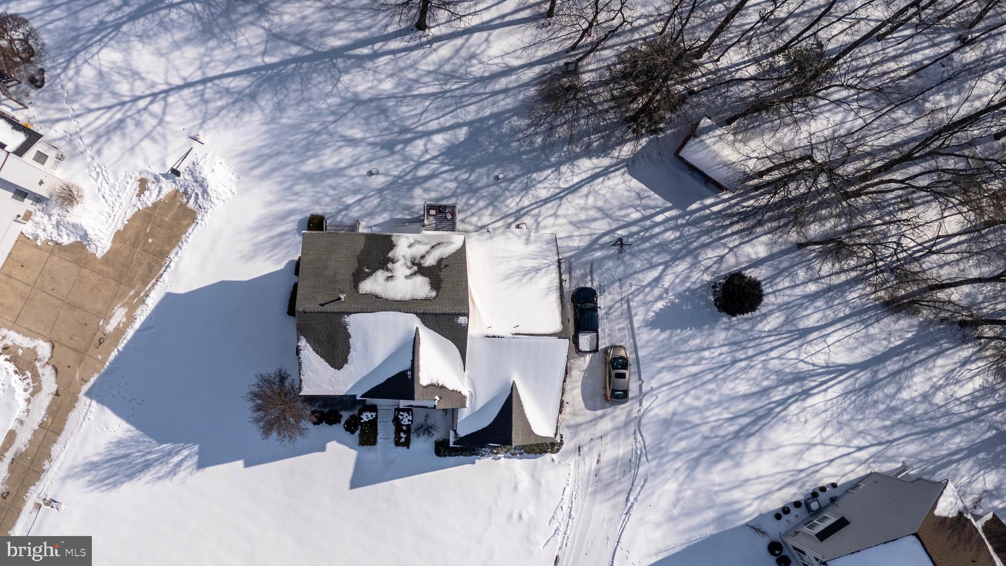 10 LAUREL WOOD COURT