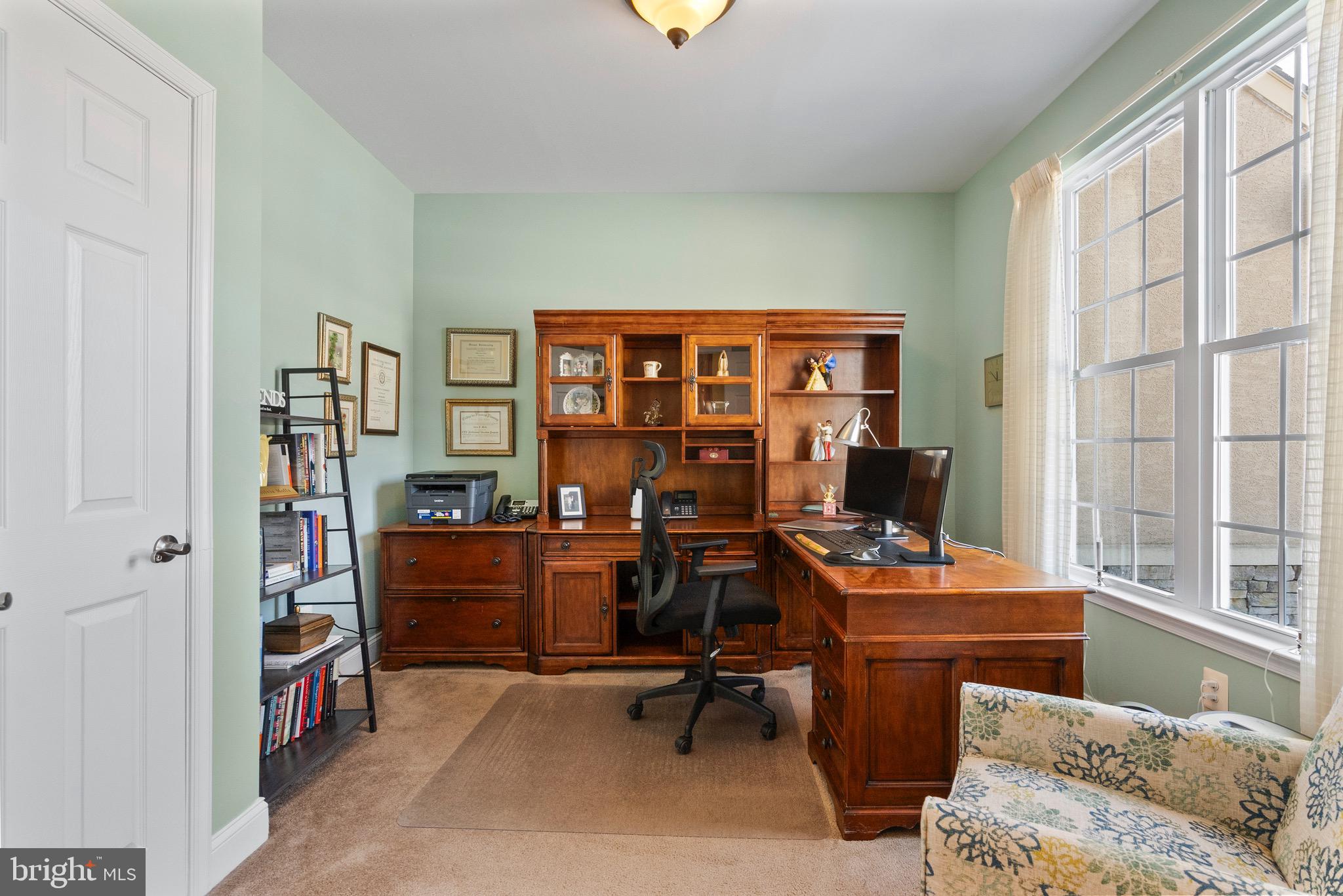 10 LAUREL WOOD COURT