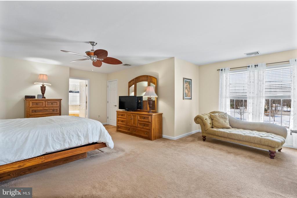 10 LAUREL WOOD COURT