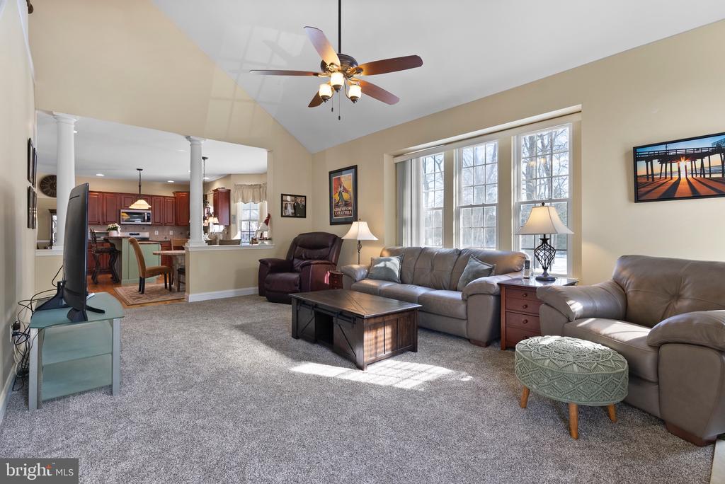 10 LAUREL WOOD COURT