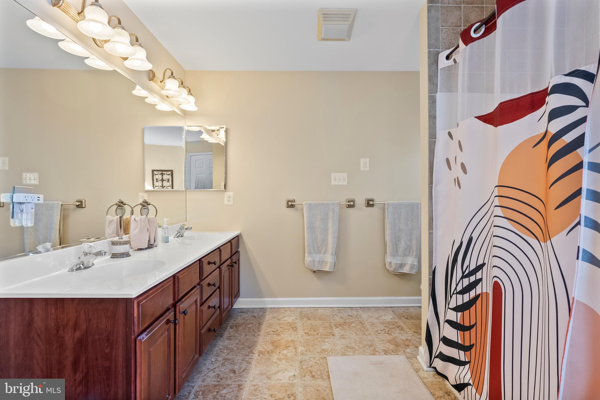 10 LAUREL WOOD COURT