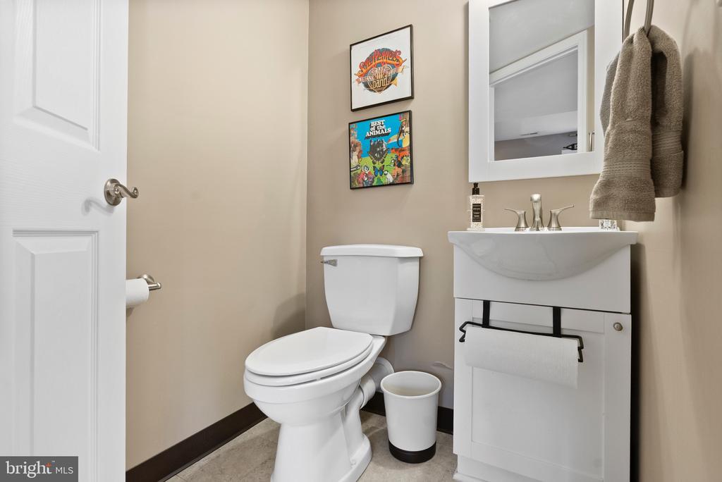 10 LAUREL WOOD COURT