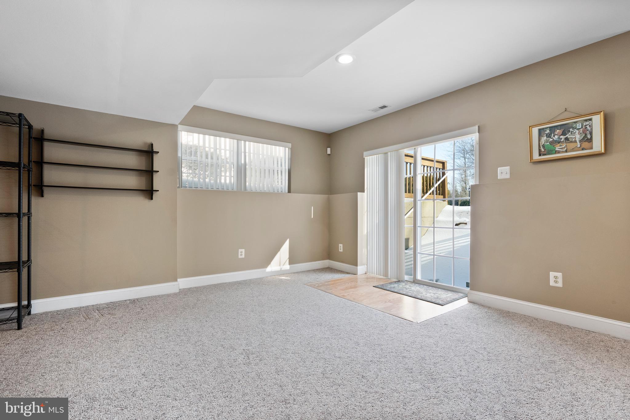 10 LAUREL WOOD COURT