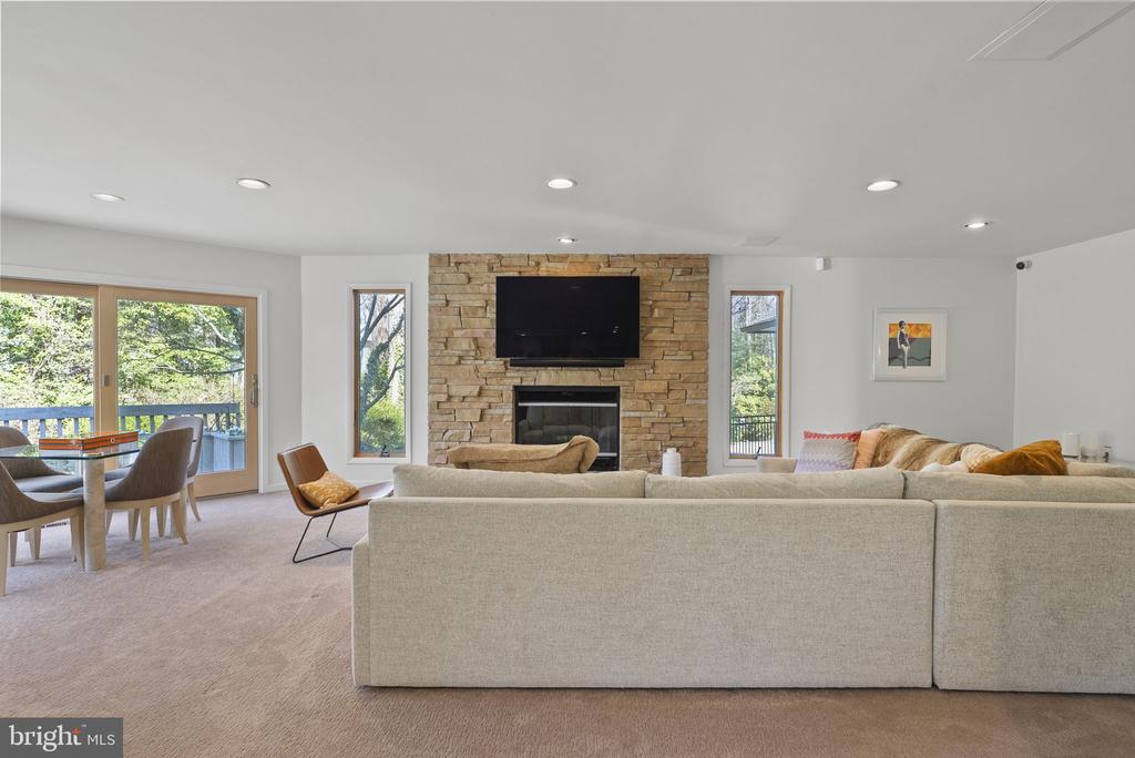 24 YORKSHIRE DRIVE